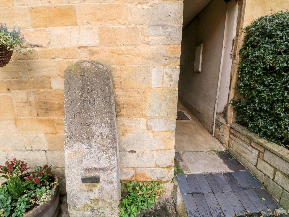 Blundell'S Cottage Broadway  Exterior photo